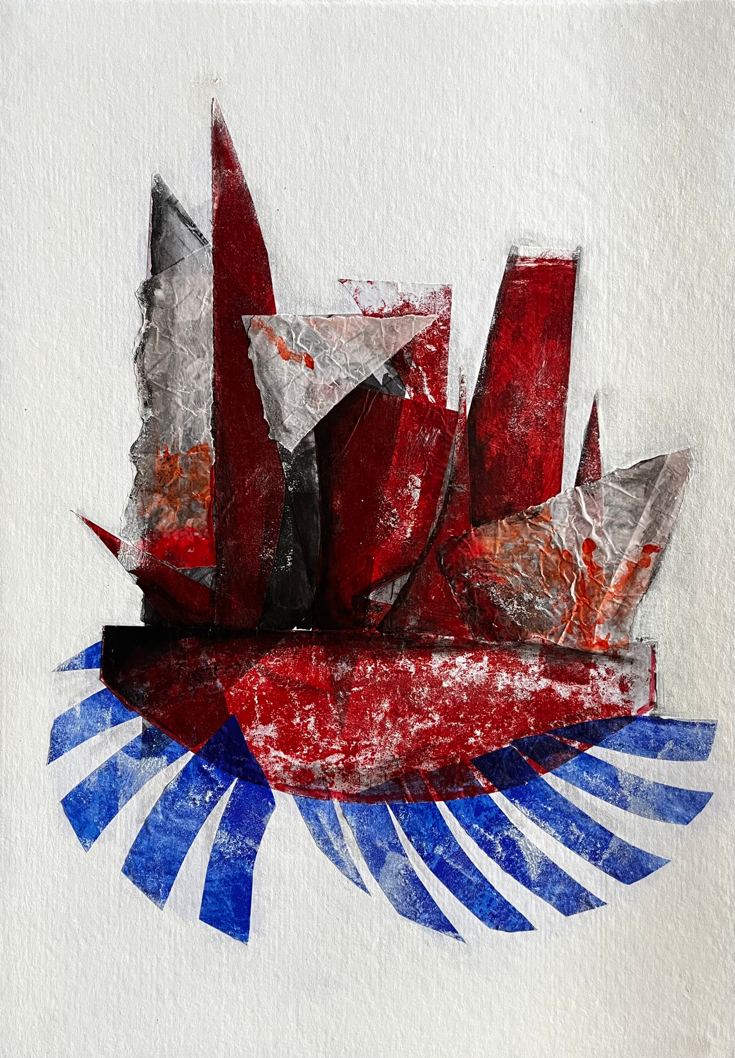 Collage de un barco rojo con velas recortadas en rojos, grises y naranjas sobre olas azules en abanico
